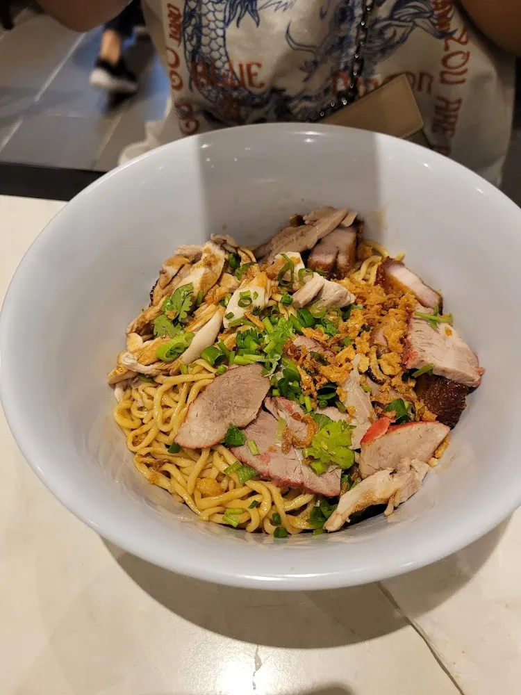 Nouilles Légumes Porc Laqué